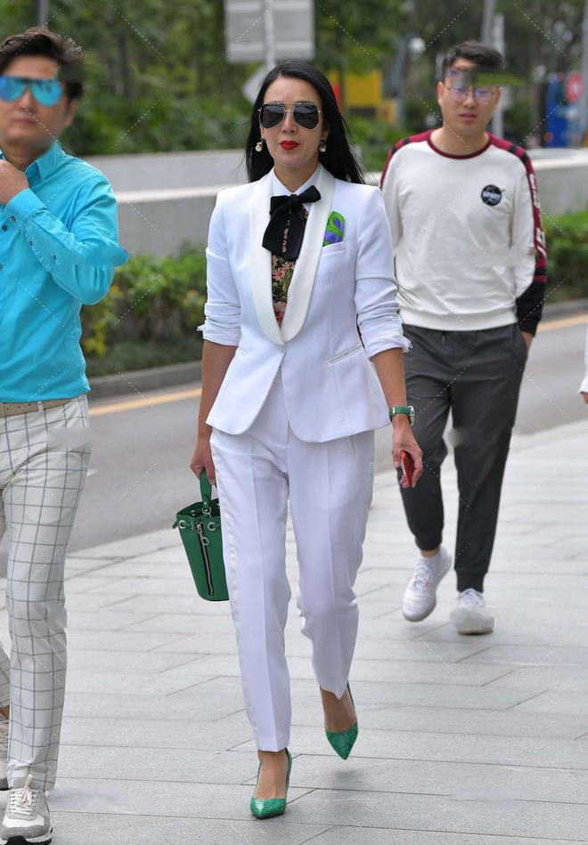 杏彩体育西装套装如何选择才能穿出时尚感?分享小妙招教你学穿搭
