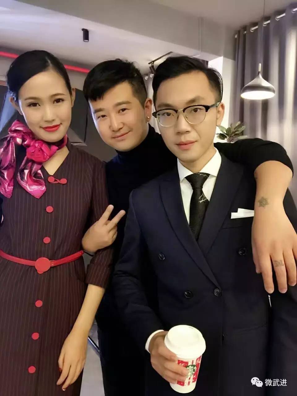 杏彩体育,宋栋:一件暖心的西装 一生奋斗的理想