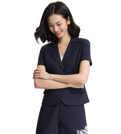 杏彩体育，商务女士穿正装禁忌及着装技巧一