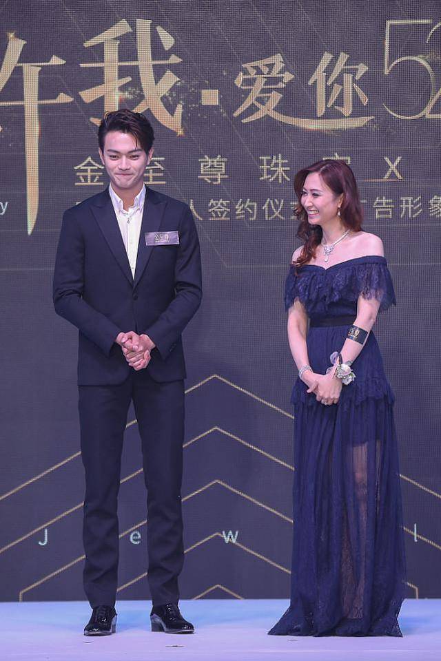 杏彩体育,许凯这一身西装太帅了身形修饰得真完美不愧是